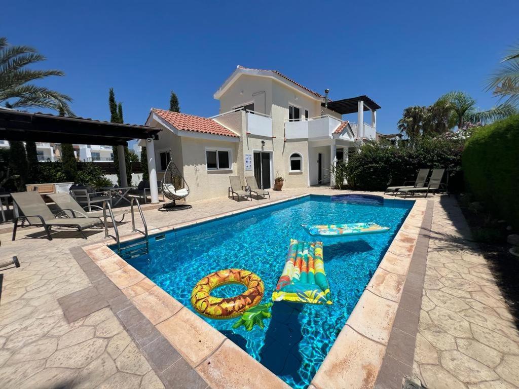 Villa Tamara With Private Pool Péjia Kültér fotó